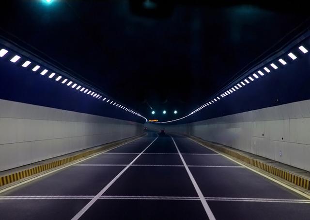 LED隧道灯.jpg