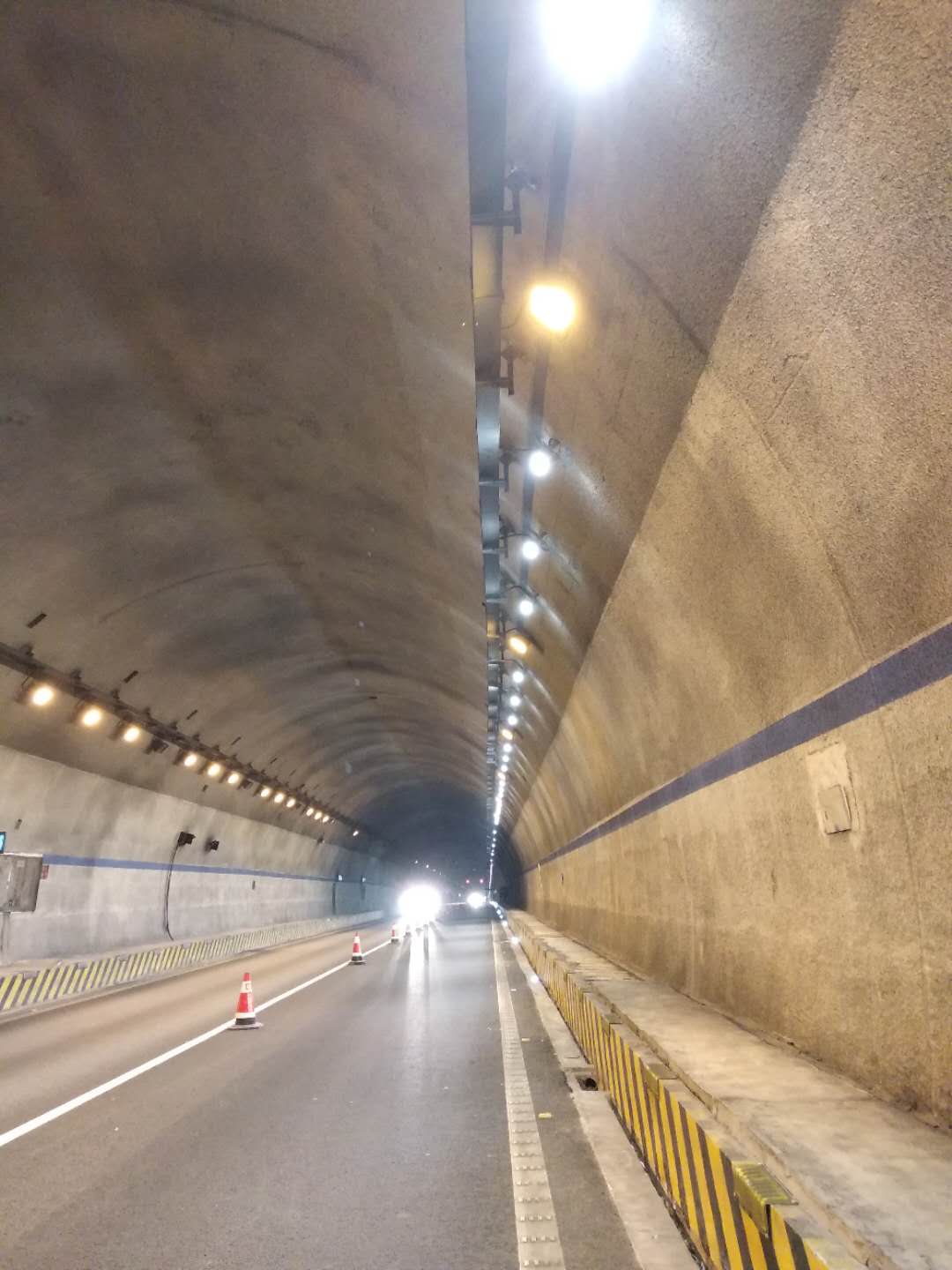 长沙隧道照明工程.jpg